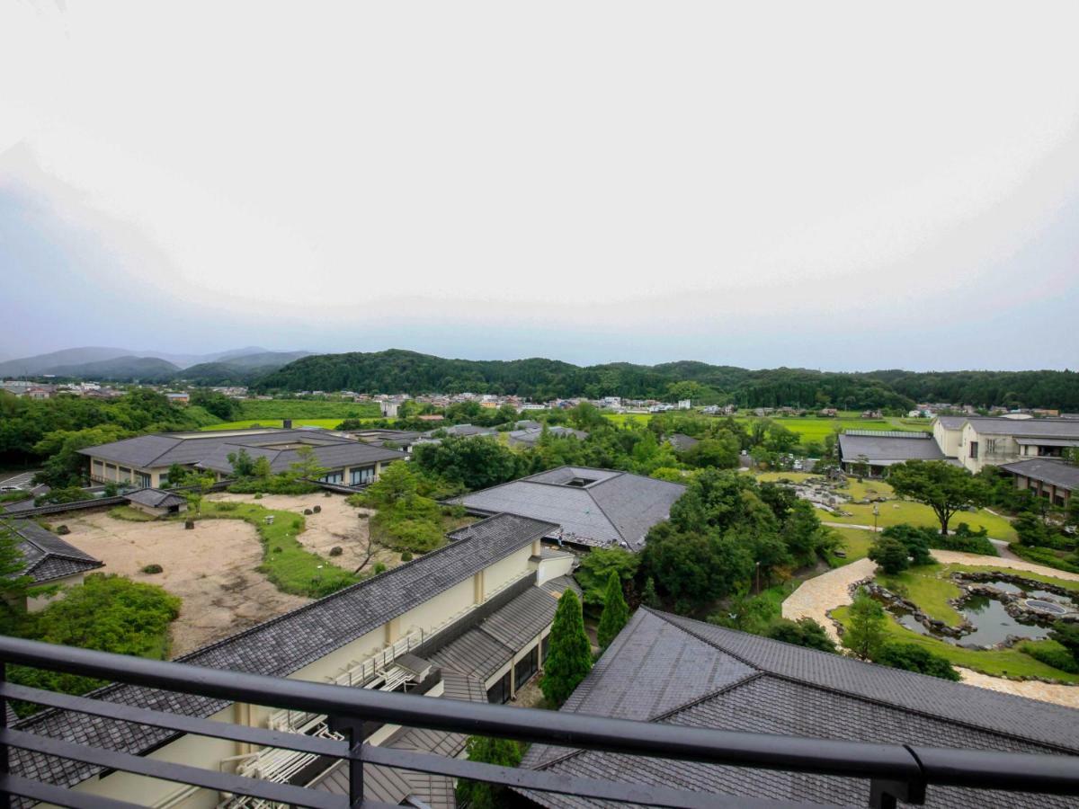 Yamashiro Onsen Miyabi No Yado Kaga Hyakumangoku Hotel Exterior photo