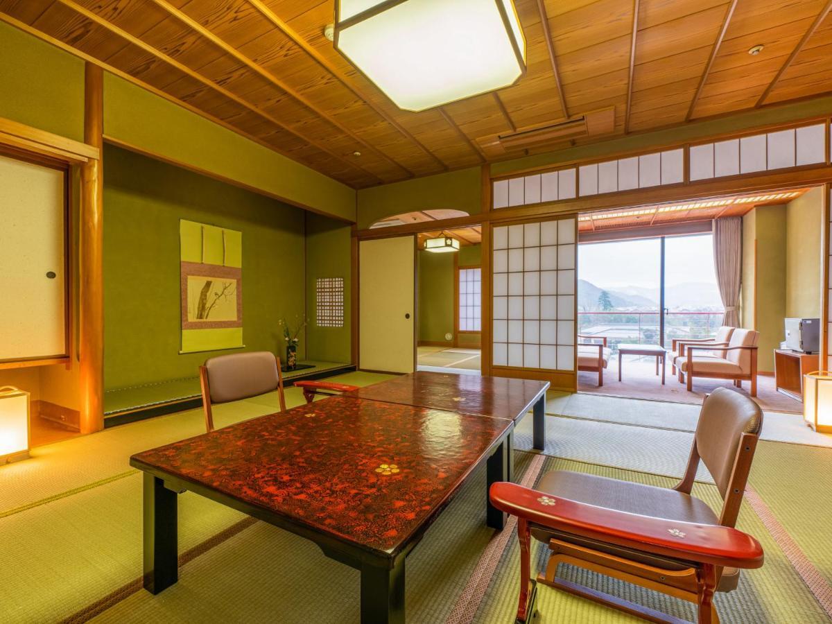 Yamashiro Onsen Miyabi No Yado Kaga Hyakumangoku Hotel Exterior photo