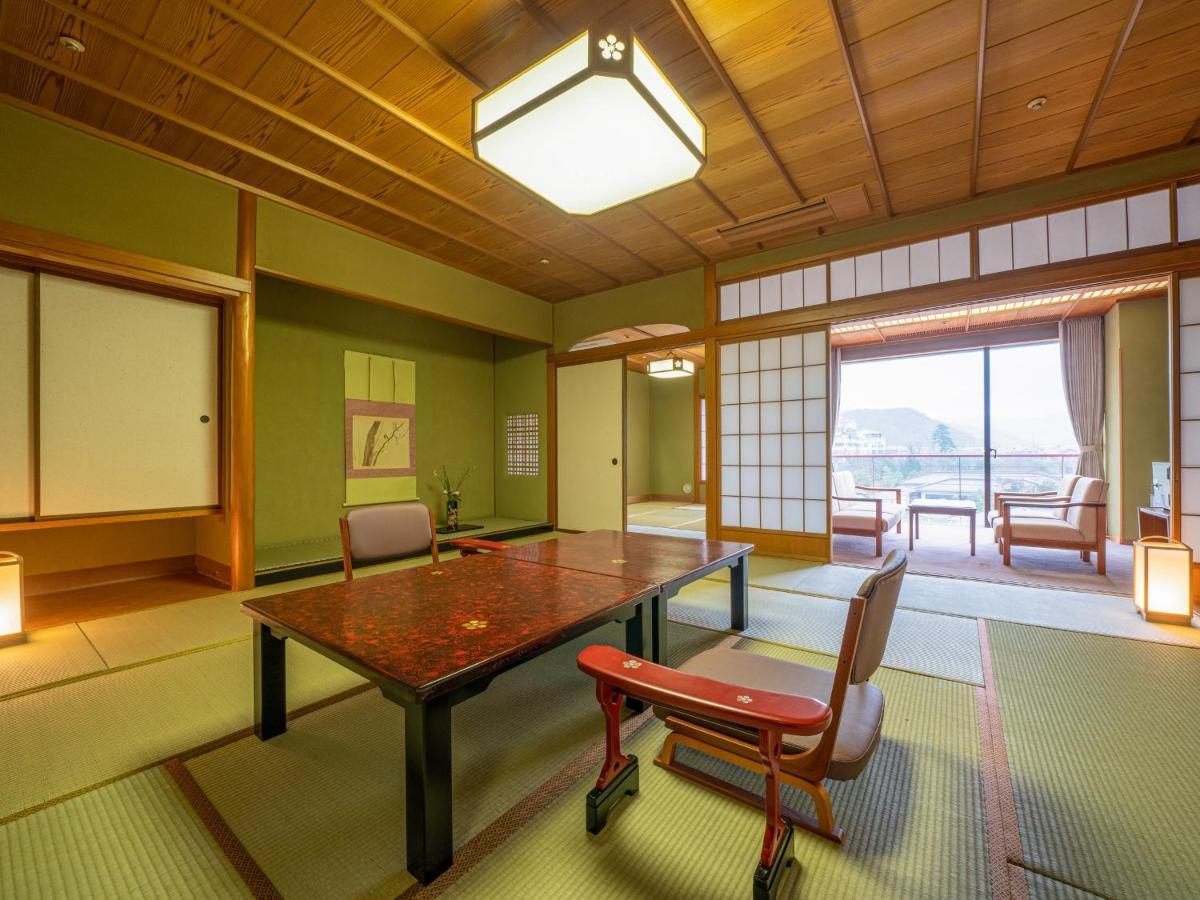 Yamashiro Onsen Miyabi No Yado Kaga Hyakumangoku Hotel Exterior photo