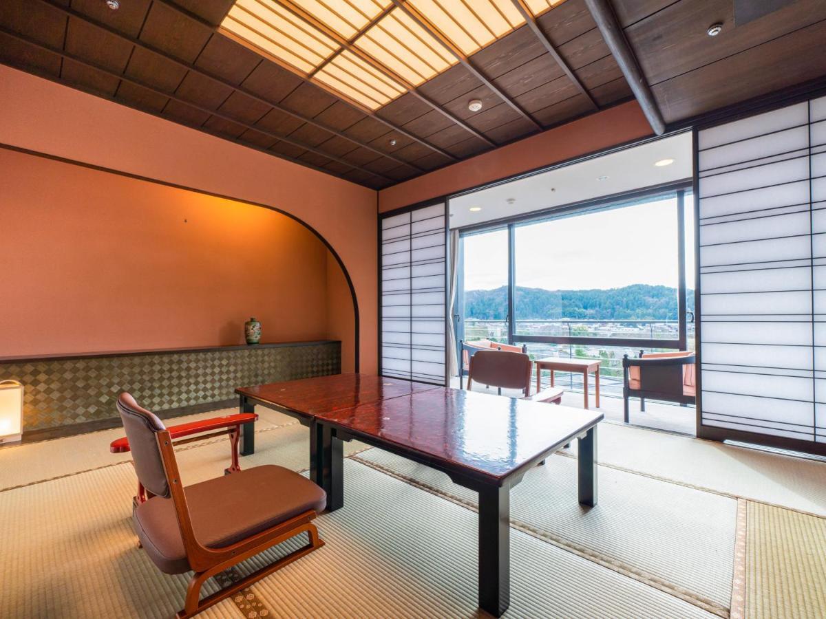 Yamashiro Onsen Miyabi No Yado Kaga Hyakumangoku Hotel Exterior photo